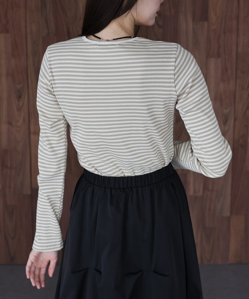J by blue(ジェイバイブルー)の「リブボーダーTシャツ(Tシャツ/カットソー・レディース・ブラック/ベージュ/レッド・MEDIUM)」の8枚目の写真