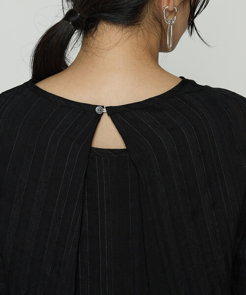 Gabardine K.T(ギャバジンケーティー)の「〔 +サイズ 〕 ジャカードボーダー ゆったりプルオーバー(Tシャツ/カットソー・レディース・ブラック・13号)」の10枚目の写真
