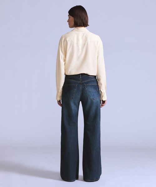 Levi's（リーバイス）の「Levi's/リーバイス BLUETAB(TM) CARVE リラックスジーンズ ミディアムインディゴ MADE IN JAPAN（デニムパンツ・レディース・インディゴブルー・23inch/24inch/25inch/26inch/27inch/28inch）」の4枚目の写真