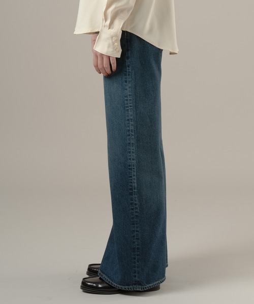 Levi's（リーバイス）の「Levi's/リーバイス BLUETAB(TM) CARVE リラックスジーンズ ミディアムインディゴ MADE IN JAPAN（デニムパンツ・レディース・インディゴブルー・23inch/24inch/25inch/26inch/27inch/28inch）」の6枚目の写真