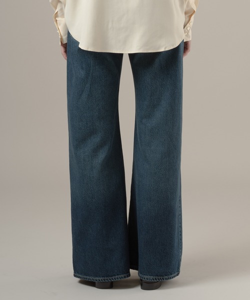 Levi's（リーバイス）の「Levi's/リーバイス BLUETAB(TM) CARVE リラックスジーンズ ミディアムインディゴ MADE IN JAPAN（デニムパンツ・レディース・インディゴブルー・23inch/24inch/25inch/26inch/27inch/28inch）」の7枚目の写真