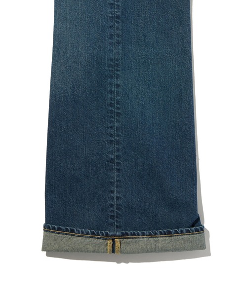 Levi's（リーバイス）の「Levi's/リーバイス BLUETAB(TM) CARVE リラックスジーンズ ミディアムインディゴ MADE IN JAPAN（デニムパンツ・レディース・インディゴブルー・23inch/24inch/25inch/26inch/27inch/28inch）」の18枚目の写真