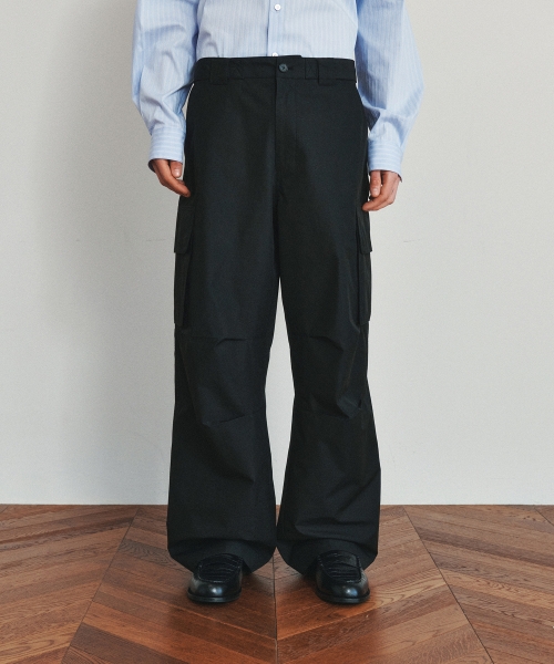 HEUTE(ホイテ)の「KAI CARGO PANTS (BLACK)(その他パンツ・メンズ・ブラック・M/L)」の1枚目の写真