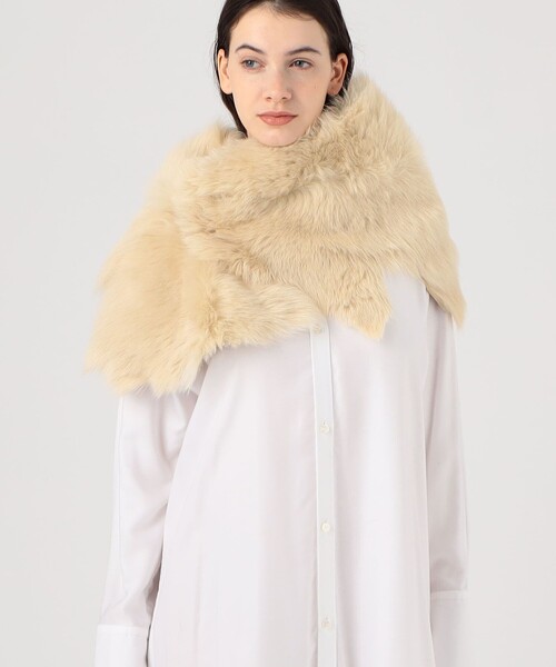 Karl Donoghue（カール ドナヒュー）の「KARL DONOGHUE BUTTON シュラッグ（ストール/ショール・レディース・ベージュ・FREE）」の2枚目の写真