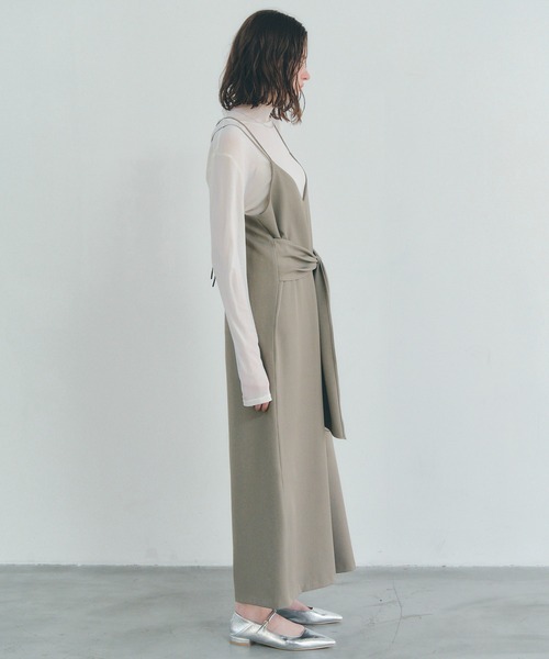 YECCA VECCA（イェッカヴェッカ）の「マルチwayキャミオールインワン（サロペット/オーバーオール・レディース・ブラック/グレイッシュベージュ・FREE）」の4枚目の写真