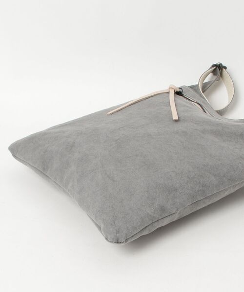 PR01.(ピーアールワン)の「REAL MIND カーボン 炭染め帆布 薄マチショルダーバッグ(ショルダーバッグ・レディース・霜降りグレー・FREE)」の4枚目の写真