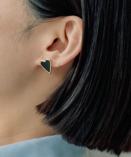 ear PAPILLONNER（イアパピヨネ）の「《金属アレルギー対応/ステンレス》フラットカラーハートピアス（ピアス（両耳用）・レディース・ブラック/ホワイト/グリーン・FREE）」の13枚目の写真