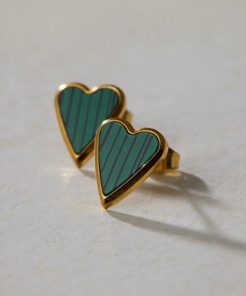 ear PAPILLONNER（イアパピヨネ）の「《金属アレルギー対応/ステンレス》フラットカラーハートピアス（ピアス（両耳用）・レディース・ブラック/ホワイト/グリーン・FREE）」の17枚目の写真