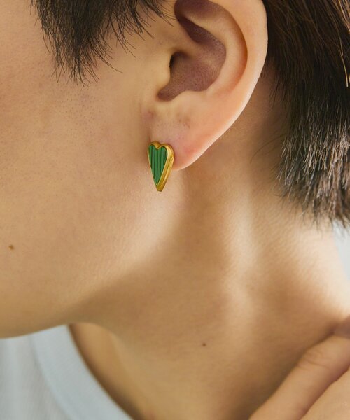 ear PAPILLONNER（イアパピヨネ）の「《金属アレルギー対応/ステンレス》フラットカラーハートピアス（ピアス（両耳用）・レディース・ブラック/ホワイト/グリーン・FREE）」の21枚目の写真