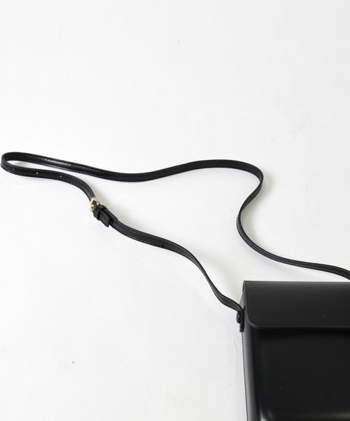 neos（ネオス）の「【neos】フェイクレザー ミニショルダーバッグ メンズ レディース ミニポーチ スマホポーチ コンパクト（ショルダーバッグ・メンズ・ブラック/ホワイト・FREE）」の16枚目の写真