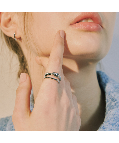 HEI（ヘイ）の「bold two lines ring（リング・レディース・ホワイト/イエローゴールド・FREE）」の2枚目の写真