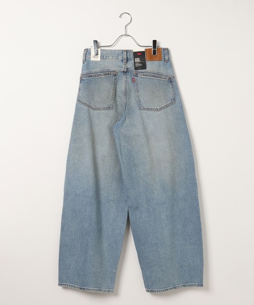 Levi's(リーバイス)の「【Levi's(R)(リーバイス(R))】バギーバレルデニム(デニムパンツ・レディース・インディゴブルー・MEDIUM/SMALL)」の2枚目の写真