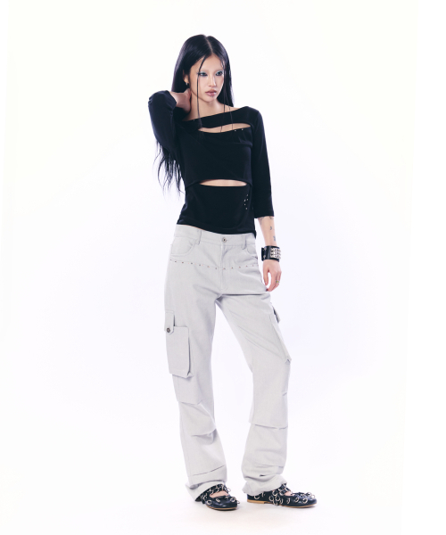 SETUP-EXE(セットアップイーエックスイー)の「BOOTCUT CARGO PANTS / LIGHT GRAY(その他パンツ・レディース・その他・SMALL/MEDIUM)」の4枚目の写真