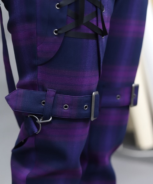 NIBBLE POISON（ニブルポイズン）の「レースアップボンテージパンツ（その他パンツ・レディース・ブラック/パープル・MEDIUM）」の3枚目の写真