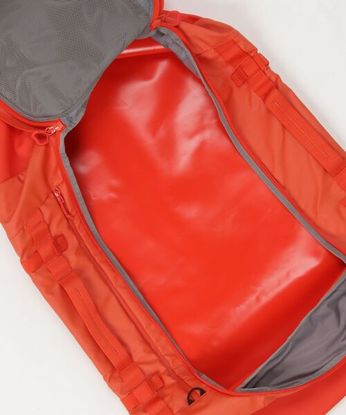 Mammut（マムート）の「【背負えるダッフルバッグ】カーゴ 140L / Cargo 140（ドラムバッグ・メンズ・レッド・140L）」の4枚目の写真