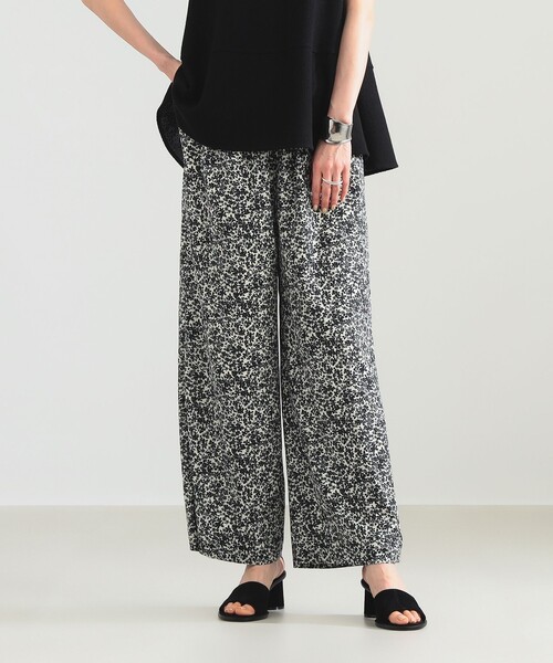 Demi-Luxe BEAMS（デミルクス ビームス）の「プチフラワー プリント イージーパンツ（その他パンツ・レディース・ブラック/イエロー・36/38）」の2枚目の写真