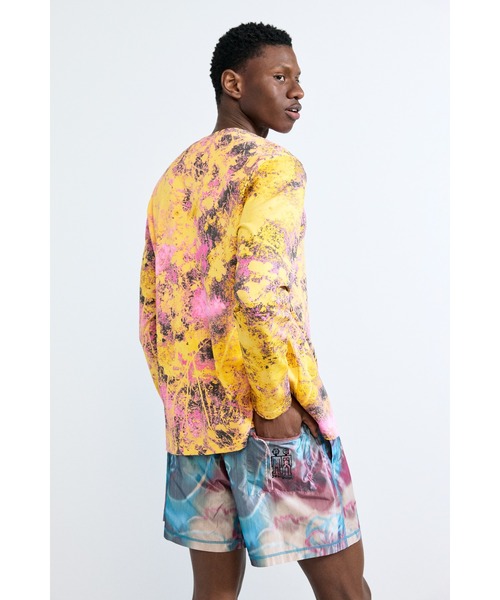 Desigual（デシグアル）の「フローラル タイダイ プリント 長袖Tシャツ（Tシャツ/カットソー・メンズ・イエロー・XXL/XL/L/M/S）」の3枚目の写真