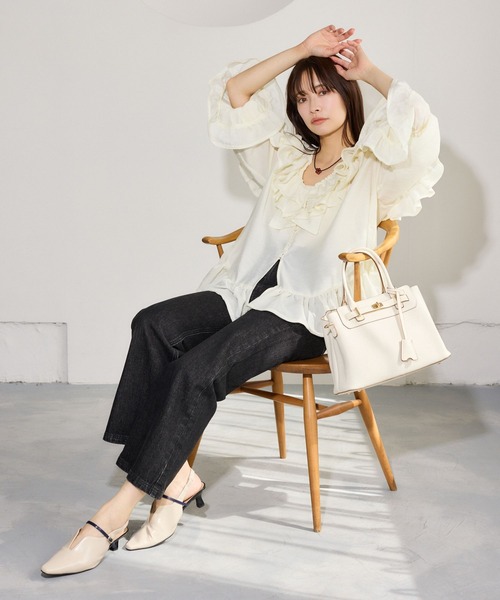mysty woman（ミスティウーマン）の「ボリュームラッフルブラウス 665898（シャツ/ブラウス・レディース・ミント/オフホワイト/ブラック・FREE）」の5枚目の写真