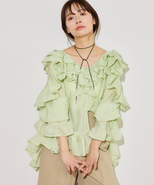 mysty woman（ミスティウーマン）の「ボリュームラッフルブラウス 665898（シャツ/ブラウス・レディース・ミント/オフホワイト/ブラック・FREE）」の14枚目の写真