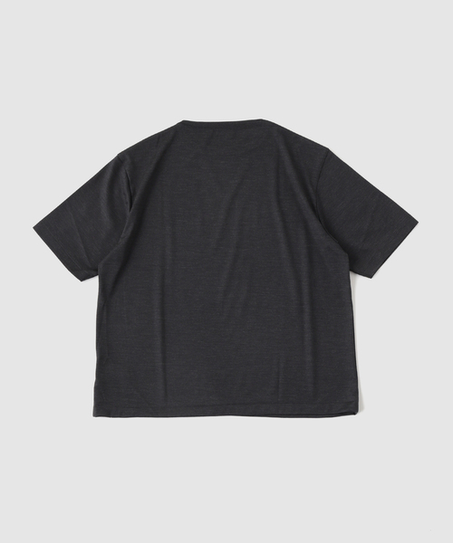 Ets.MATERIAUX（マテリオ）の「ETS.MATERIAUX(マテリオ) wool boat neck Tシャツ（Tシャツ/カットソー・メンズ・ブラック/ホワイト/チャコールグレー・MEDIUM/LARGE）」の4枚目の写真