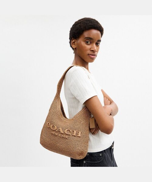 COACH（コーチ）の「ブルックリン ショルダー バッグ 28（かごバッグ）（かごバッグ・レディース・ベージュ系その他・ONE）」の4枚目の写真