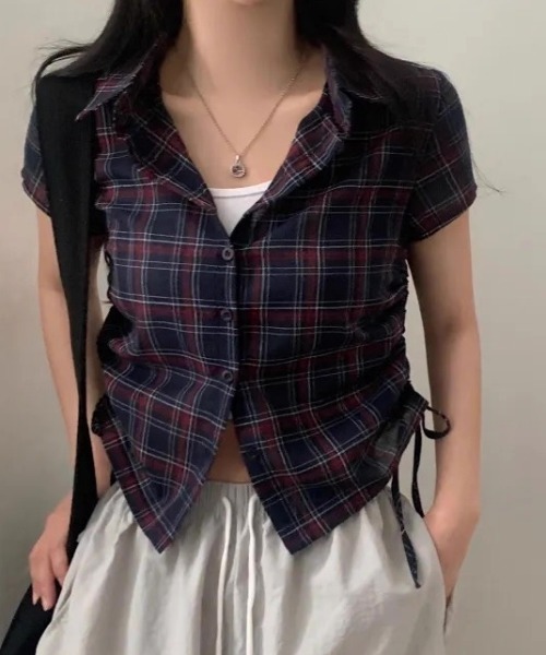 Alvia(アルビア)の「ギャザーチェックブラウス 半袖(シャツ/ブラウス・レディース・ネイビー・M)」の3枚目の写真