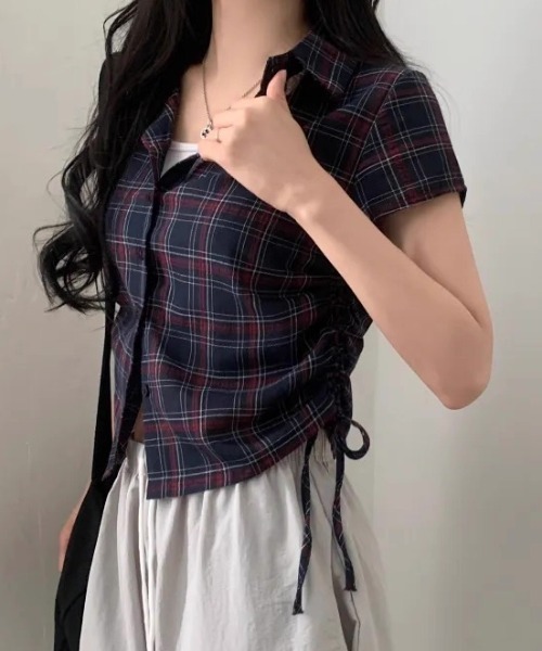 Alvia(アルビア)の「ギャザーチェックブラウス 半袖(シャツ/ブラウス・レディース・ネイビー・M)」の5枚目の写真