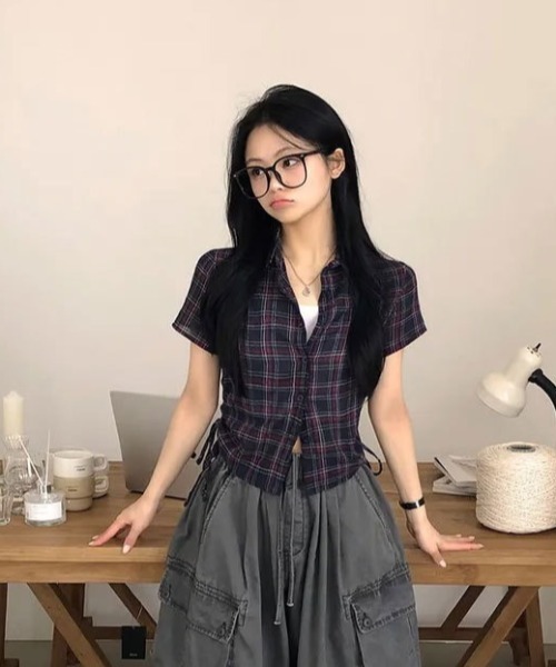 Alvia(アルビア)の「ギャザーチェックブラウス 半袖(シャツ/ブラウス・レディース・ネイビー・M)」の12枚目の写真
