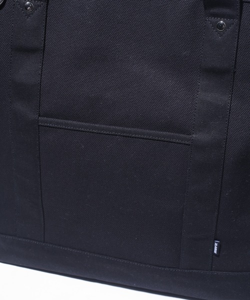 XLARGE（エクストララージ）の「MULTI LOGO TOTE BAG（トートバッグ・メンズ・カモフラージュ/ホワイト/ブラック・ONE SIZE）」の5枚目の写真