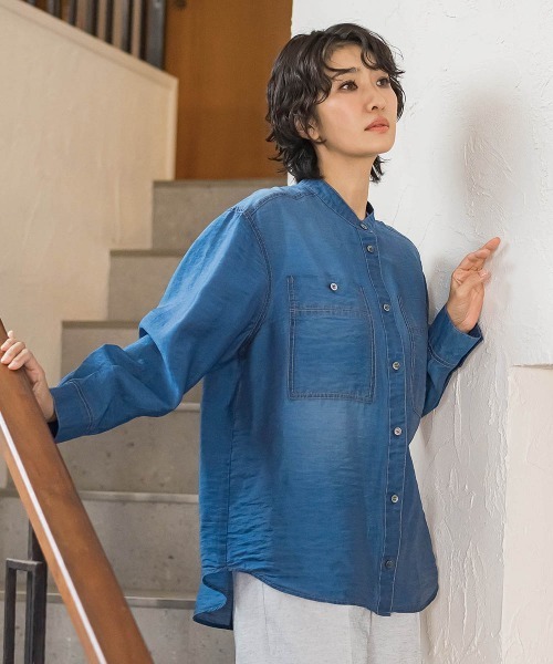 la.f…(ラエフ)の「シアーデニムシャツ(シャツ/ブラウス・レディース・ブルー/ネイビー・7号/9号)」の3枚目の写真