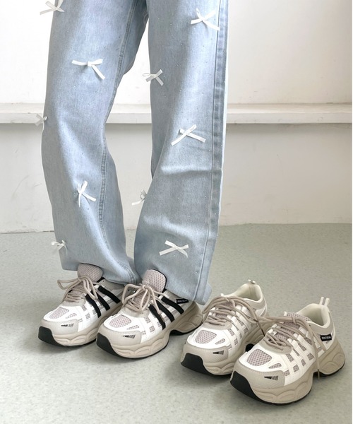 Shoes in Closet(シューズインクローゼット)の「軽量 厚底 バイカラー サイドラインデザイン スニーカー 577(スニーカー・レディース・ホワイト/ブラック・M/S/L/LL)」の17枚目の写真