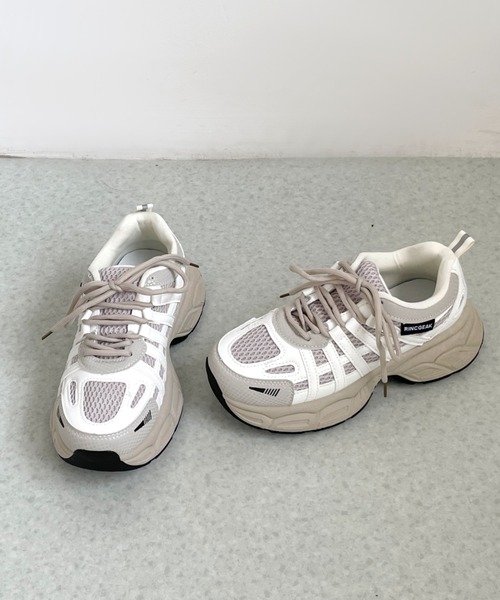 Shoes in Closet(シューズインクローゼット)の「軽量 厚底 バイカラー サイドラインデザイン スニーカー 577(スニーカー・レディース・ホワイト/ブラック・M/S/L/LL)」の4枚目の写真