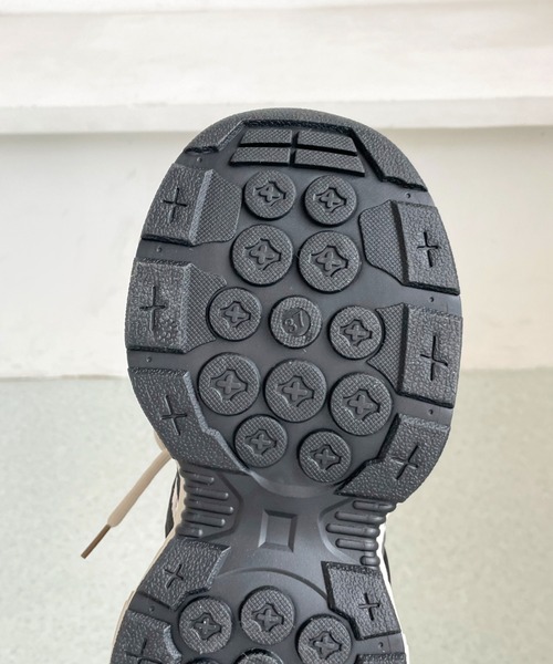 Shoes in Closet(シューズインクローゼット)の「軽量 厚底 バイカラー サイドラインデザイン スニーカー 577(スニーカー・レディース・ホワイト/ブラック・M/S/L/LL)」の11枚目の写真