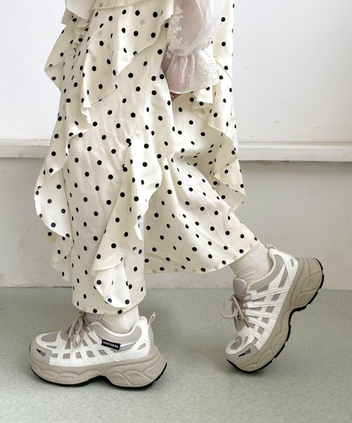 Shoes in Closet(シューズインクローゼット)の「軽量 厚底 バイカラー サイドラインデザイン スニーカー 577(スニーカー・レディース・ホワイト/ブラック・M/S/L/LL)」の8枚目の写真