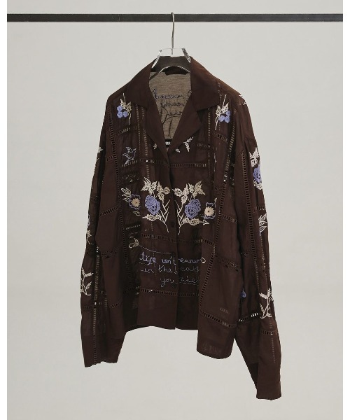 TODAYFUL(トゥデイフル)の「TODAYFUL Embroidery Patchwork Shirts(シャツ/ブラウス・レディース・ブラック/ベージュ/エンジ・FREE)」の3枚目の写真