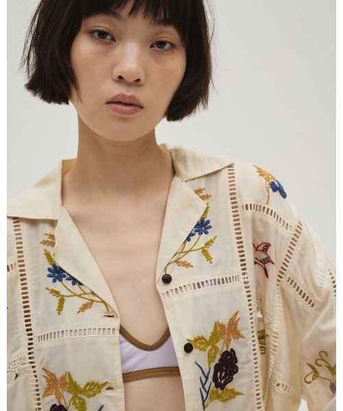 TODAYFUL（トゥデイフル）の「TODAYFUL Embroidery Patchwork Shirts（シャツ/ブラウス・レディース・ブラック/ベージュ・FREE）」の3枚目の写真