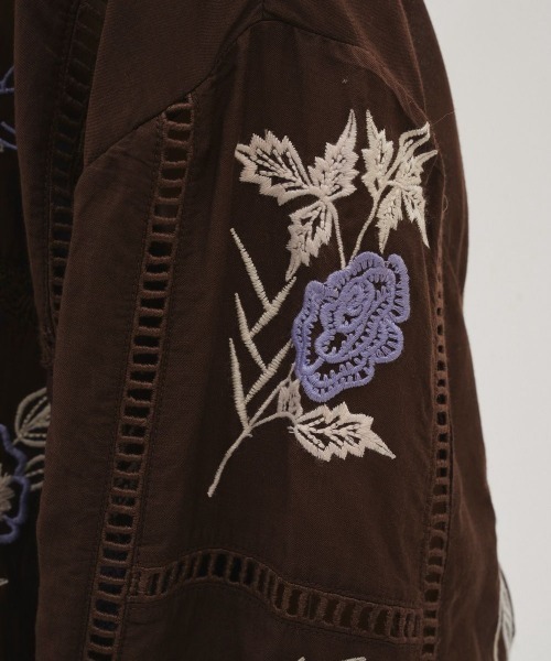 TODAYFUL(トゥデイフル)の「TODAYFUL Embroidery Patchwork Shirts(シャツ/ブラウス・レディース・ブラック/ベージュ/エンジ・FREE)」の15枚目の写真