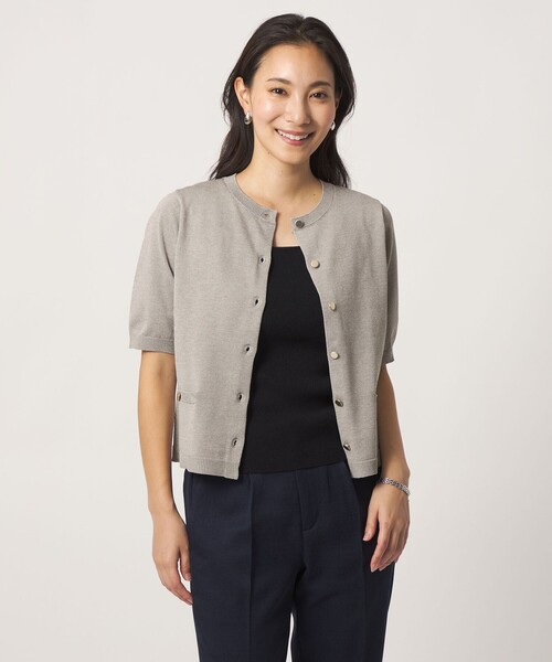 A DAY IN THE LIFE UNITED ARROWS(アデイインザライフユナイテッドアローズ)の「メタルボタン カーディガンジャケット ショートスリーブ ‐ウォッシャブル‐<A DAY IN THE LIFE>(ニット/セーター・レディース・ブラック/ライトグレー/ダークブラウン/ネイビー・FREE)」の2枚目の写真