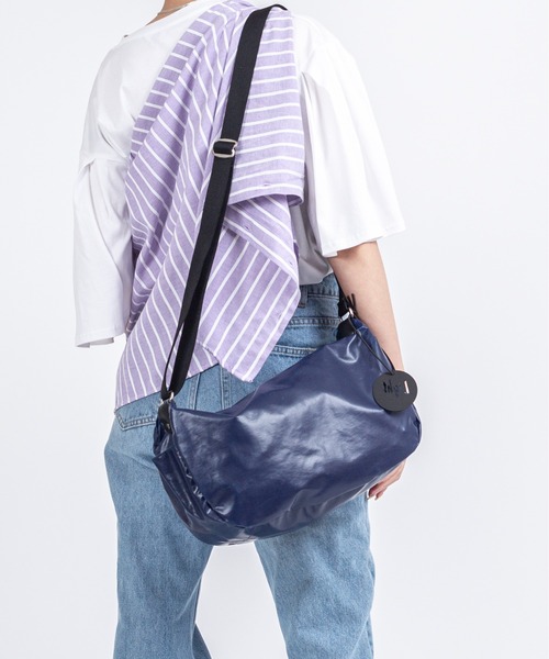 Jack Gomme(ジャックゴム)の「【JACK GOMME】メッセンジャー ショルダーバッグ LIRIS(ショルダーバッグ・レディース・オリーブ/レッド/ブルー/ネイビー・FREE)」の2枚目の写真