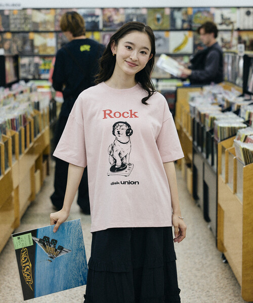 FREAK'S STORE(フリークスストア)の「限定展開 diskunion×FREAK'S STORE 別注 柴犬 ビッグシルエット プリント クルーネック Tシャツ(Tシャツ/カットソー・メンズ・ホワイト/ブラック/ピンク・LARGE/MEDIUM/SMALL)」の1枚目の写真
