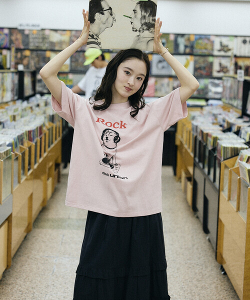 FREAK'S STORE(フリークスストア)の「限定展開 diskunion×FREAK'S STORE 別注 柴犬 ビッグシルエット プリント クルーネック Tシャツ(Tシャツ/カットソー・メンズ・ホワイト/ブラック/ピンク・LARGE/MEDIUM/SMALL)」の16枚目の写真