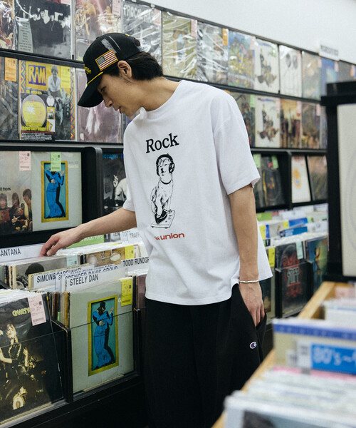 FREAK'S STORE(フリークスストア)の「限定展開 diskunion×FREAK'S STORE 別注 柴犬 ビッグシルエット プリント クルーネック Tシャツ(Tシャツ/カットソー・メンズ・ホワイト/ブラック/ピンク・LARGE/MEDIUM/SMALL)」の17枚目の写真