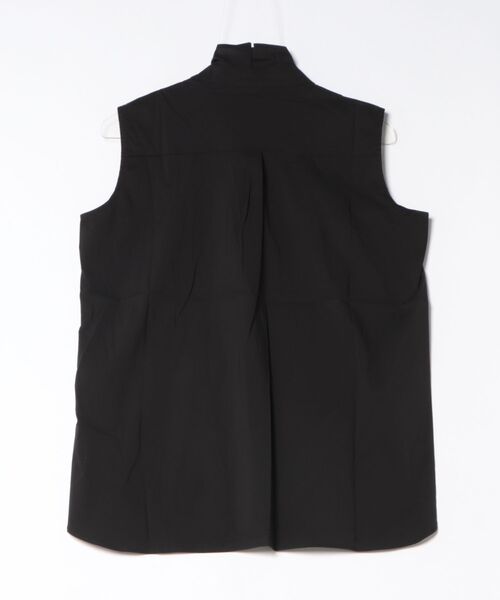 H.TOKYO(エイチトウキョウ)の「アシンメトリーネックデザインノースリーブブラウス(シャツ/ブラウス・レディース・ブラック/ベージュ/ホワイト・SMALL/MEDIUM/LARGE)」の4枚目の写真
