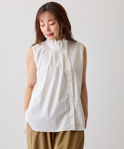 H.TOKYO(エイチトウキョウ)の「アシンメトリーネックデザインノースリーブブラウス(シャツ/ブラウス・レディース・ブラック/ベージュ/ホワイト・SMALL/MEDIUM/LARGE)」の1枚目の写真