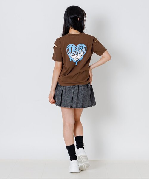 algy(アルジー)の「バックグラデハート肩あき半袖Tシャツ(Tシャツ/カットソー・キッズ・オフホワイト/ブラウン/ラベンダー/イエロー・120/130/140/150/160)」の8枚目の写真