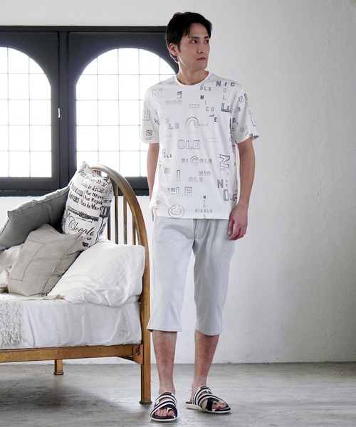 HIDEAWAYS NICOLE(ハイダウェイニコル)の「【WEB限定】総柄ロゴプリント半袖Tシャツ(Tシャツ/カットソー・メンズ・ブラック/ブルー/ホワイト/ボルドー・M/XL/L)」の5枚目の写真