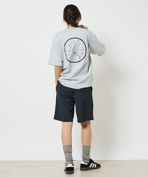 POLeR（ポーラー）の「【POLeR/ポーラー】バックプリント グラフィック Tシャツ / 0261MCV012１ / ユニセックス（Tシャツ/カットソー・メンズ・ホワイト系その他2/ブラック系その他/ホワイト系その他/グレー系その他2/ブラック系その他2/グレー系その他・M/L）」の10枚目の写真