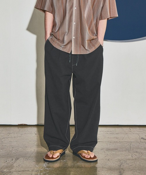 niko and...(ニコアンド)の「イージーワイドパンツ(その他パンツ・メンズ・グレー/キャメル/カーキ/ブラック・MEDIUM/LARGE)」の14枚目の写真