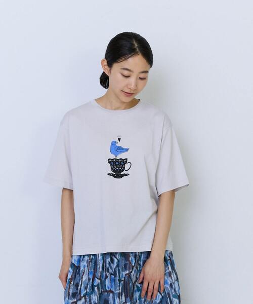 ADIEU TRISTESSE(アデュートリステス)の「杉本さなえさん コラボTシャツ(Tシャツ/カットソー・レディース・ピンク/グレー/アイボリー・FREE)」の2枚目の写真