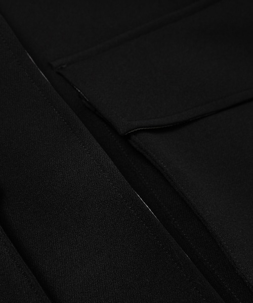 GURTWEIN( ガーウィン)の「Patch-pocket cropped boxy jacket(ノーカラージャケット・レディース・ブラック・36)」の9枚目の写真